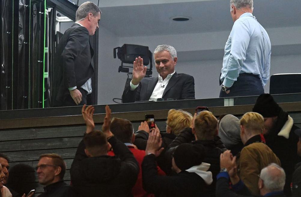 曼联重回梦剧场,曼联球迷喊穆里尼奥