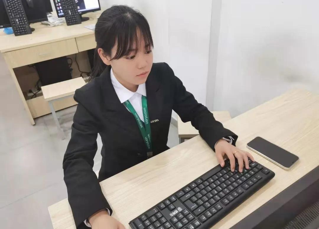 链家新人第一个月只拿底薪,新手进去链家怎么样