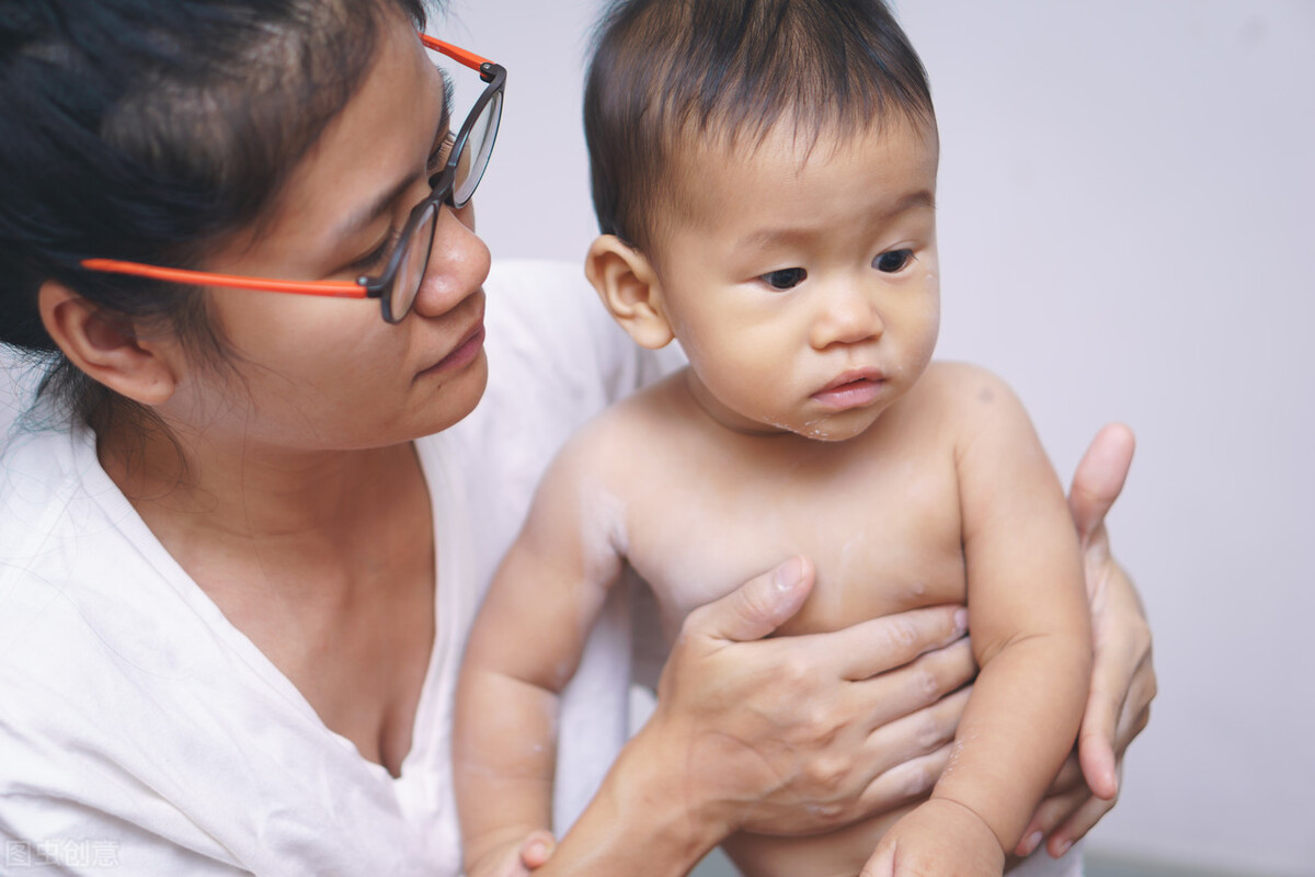 为什么宝宝会在夜里哭闹不止,为什么宝宝晚上睡觉哭哄不好