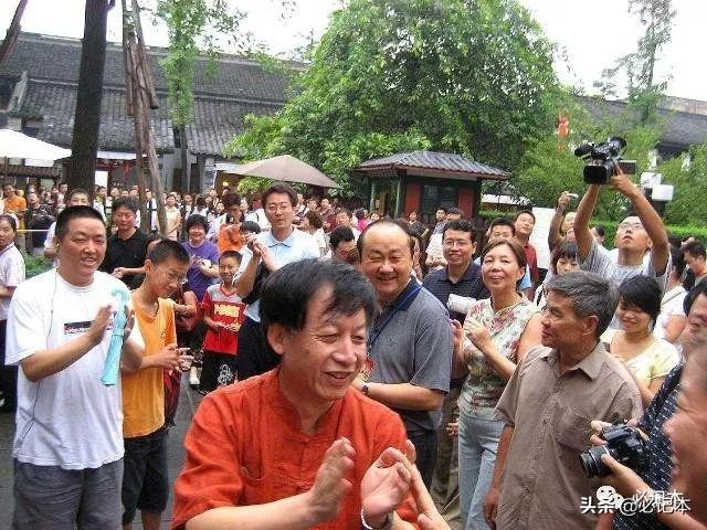 易中天离开武大的真实原因,易中天为什么离开厦大