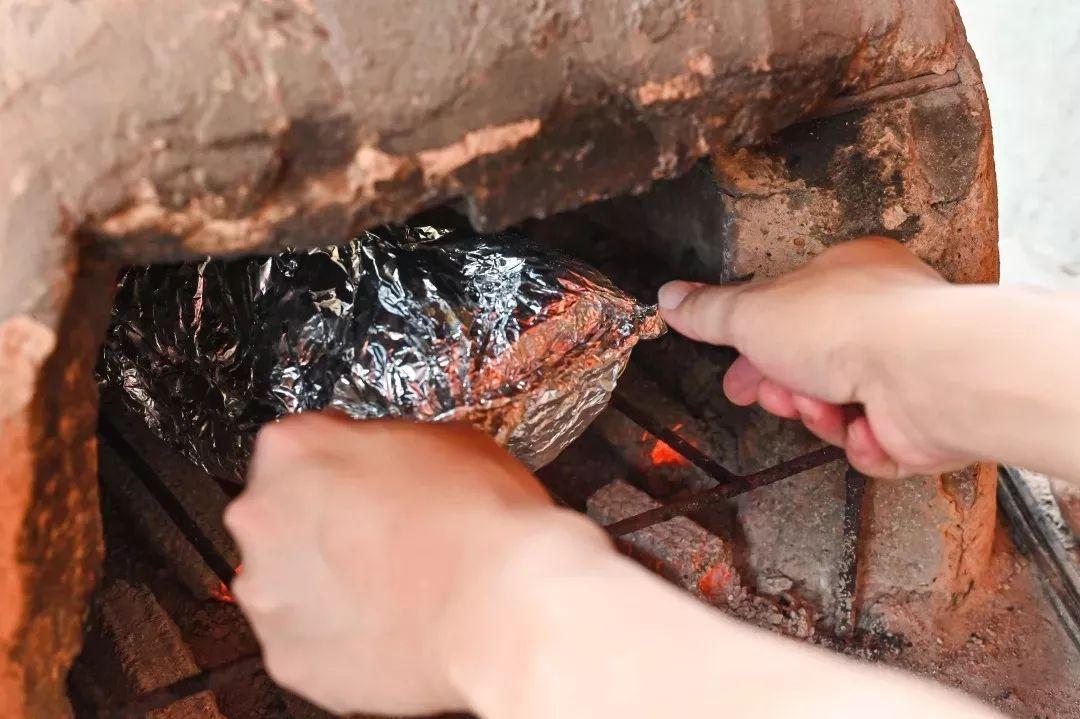 4000m²「平价海鲜」，还藏了个老广早茶，鸡煲、羊肉、虾蟹