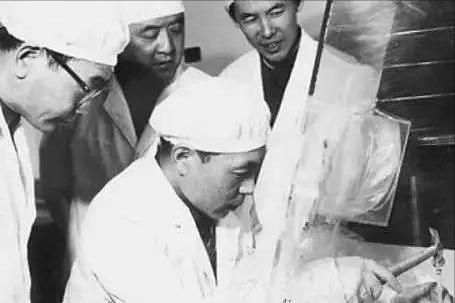 美国阿波罗计划登月是真的吗,美国登月计划阿波罗