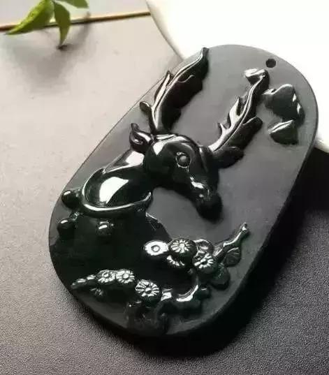 6类人群、30种翡翠。翡翠可不能随便送人，现在看还不晚！