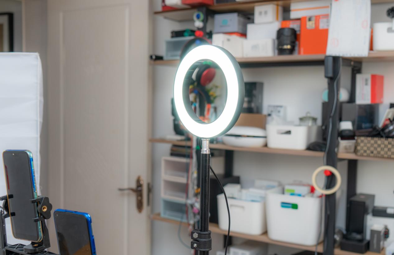 怎么从零开始做主播赚钱呢,新人主播如何突破月入十万