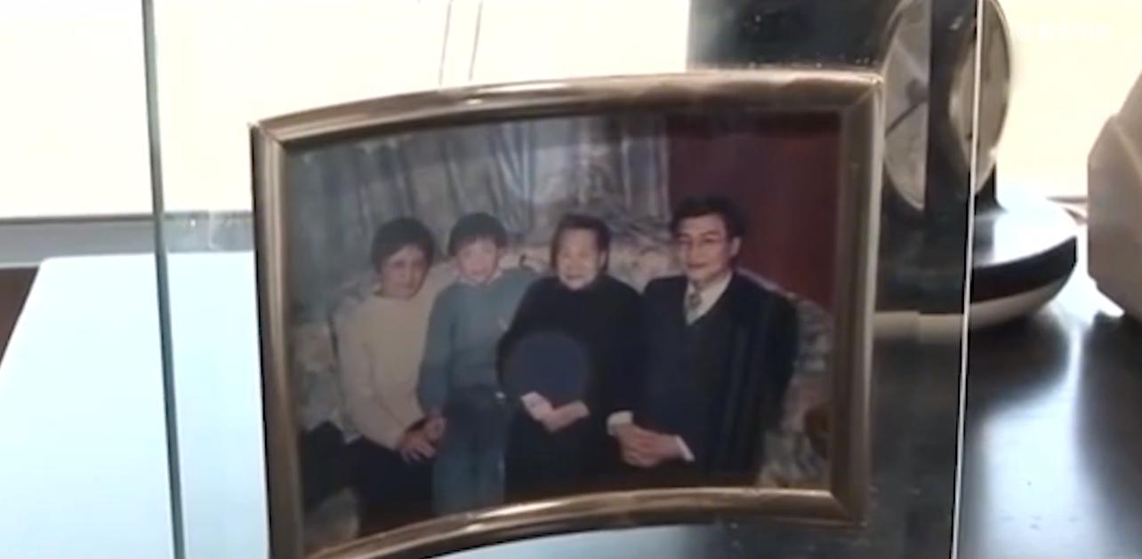 中国人放弃国籍跑去日本，结果成了黑户口，打工都没人要！纪录片