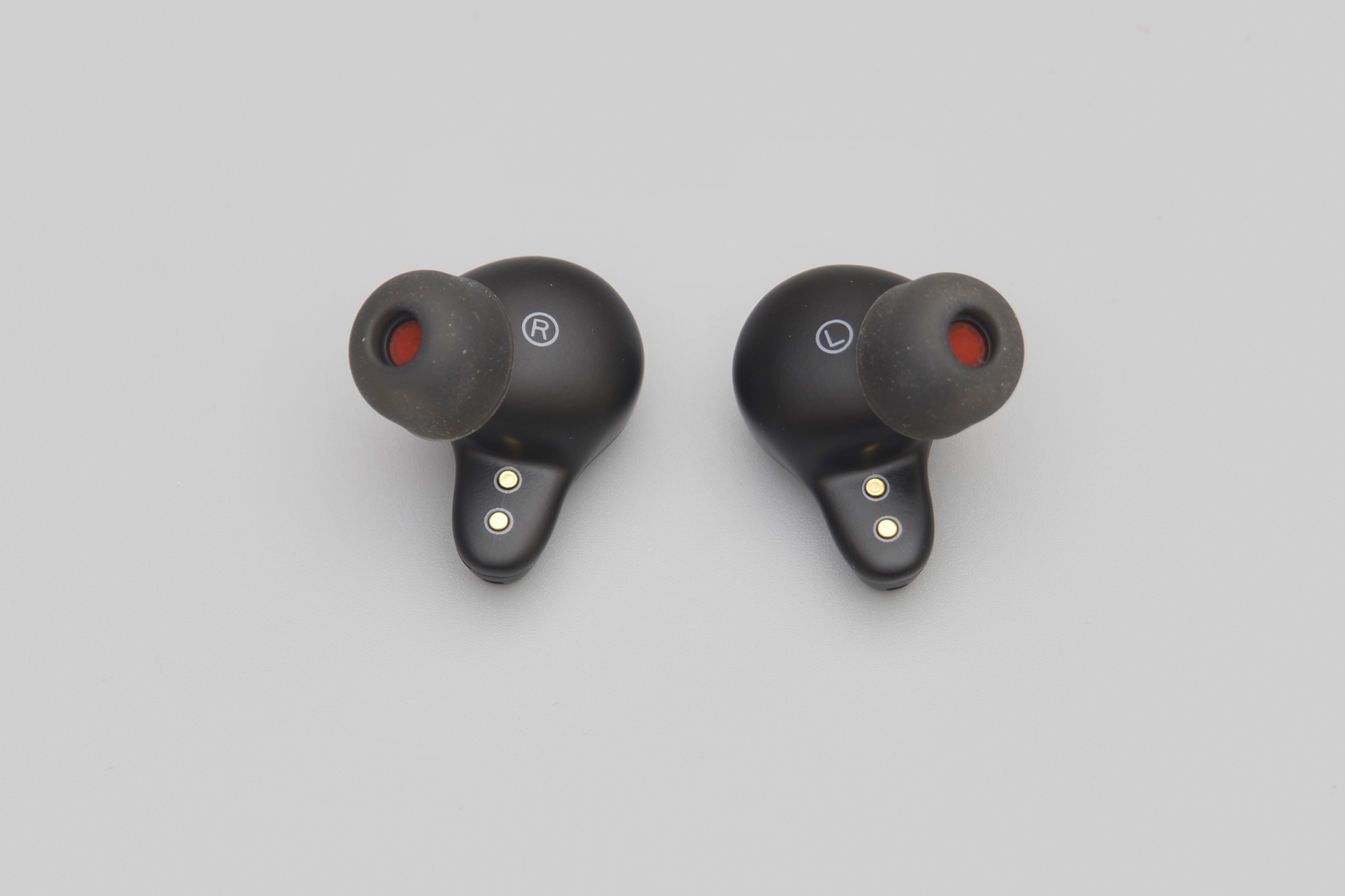 抗30km/h风噪是亮点，日常使用无压力。体验mifoO7蓝牙耳机