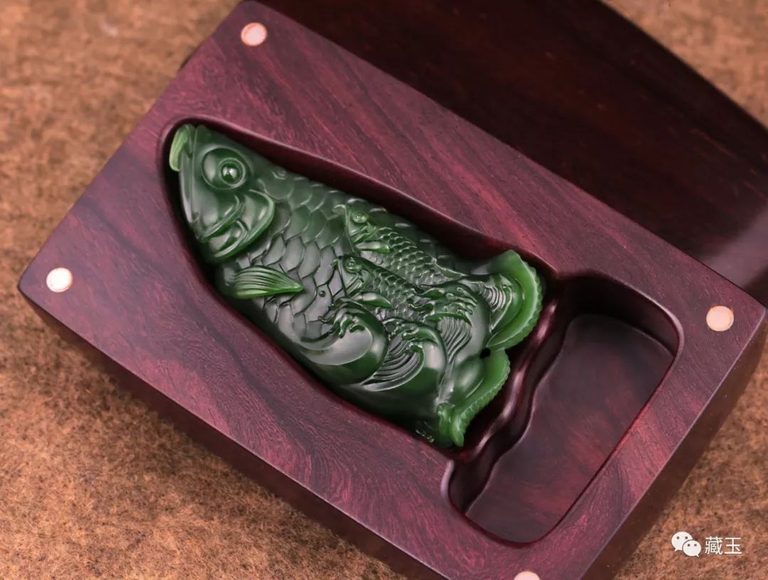 碧玉中顶级颜色是菠菜绿吗,顶级菠菜绿碧玉扳指