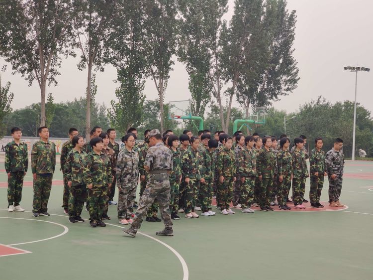 短暂而漫长的军训,军训进行时新生军训纪实全程高燃