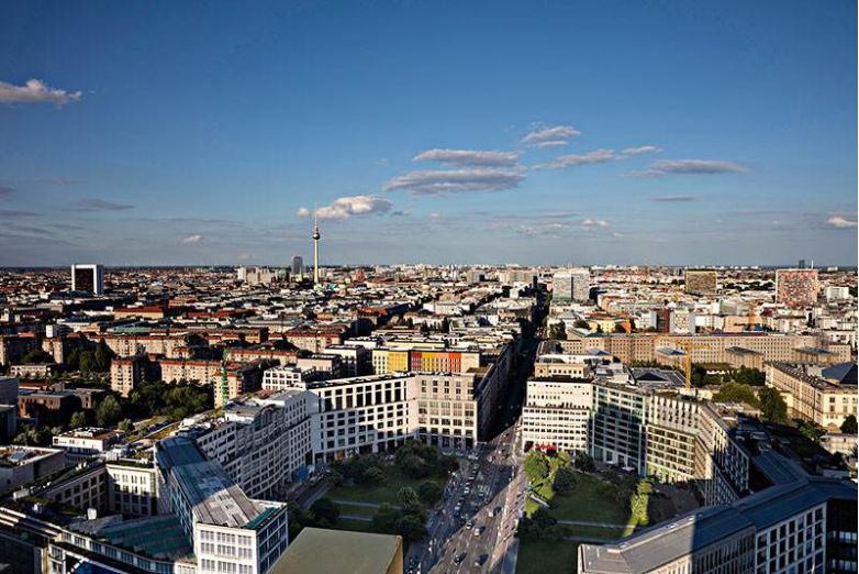 普通人不吃不喝赚100万需要多久,普通人月薪5000不吃不喝