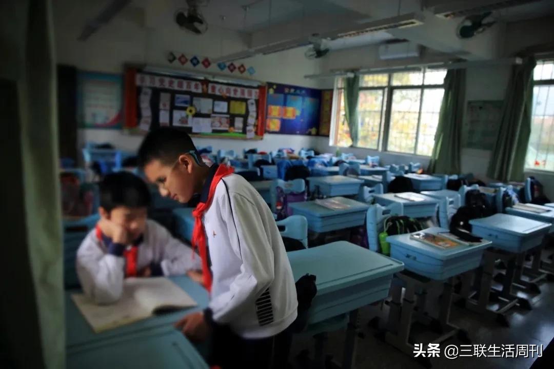 做过十几次全麻手术，视力消失仅有光感，爱好是台风夜追着风：盲童雨鑫和他母亲的求学之路