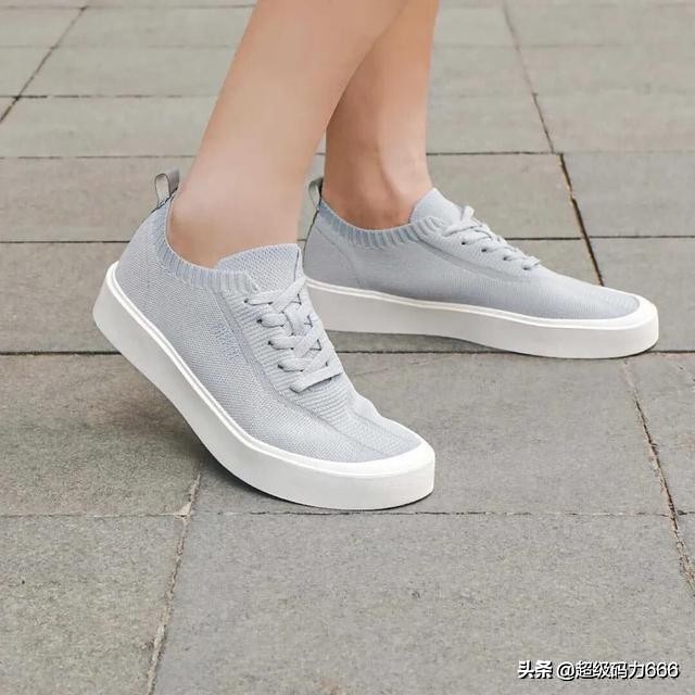 李宁飞织透气轻便跑步鞋,李宁飞织板鞋