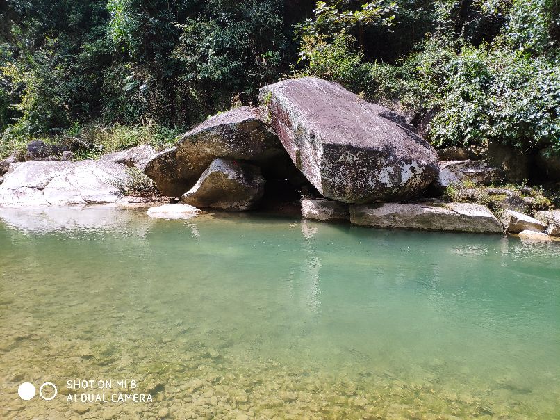 物是人非事事休欲语泪先流,物是人非事事休下联