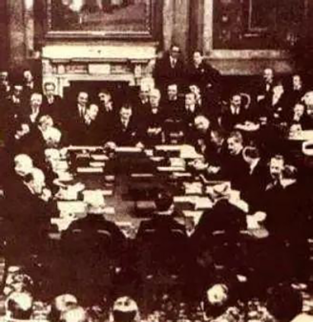 在二战中被瓜分的波兰到底有多惨,二战波兰为何迅速被灭