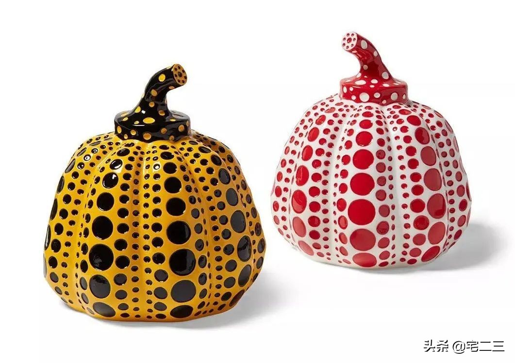 从KAWS、村上隆到草间弥生,为什么潮玩艺术也进军家居界了?