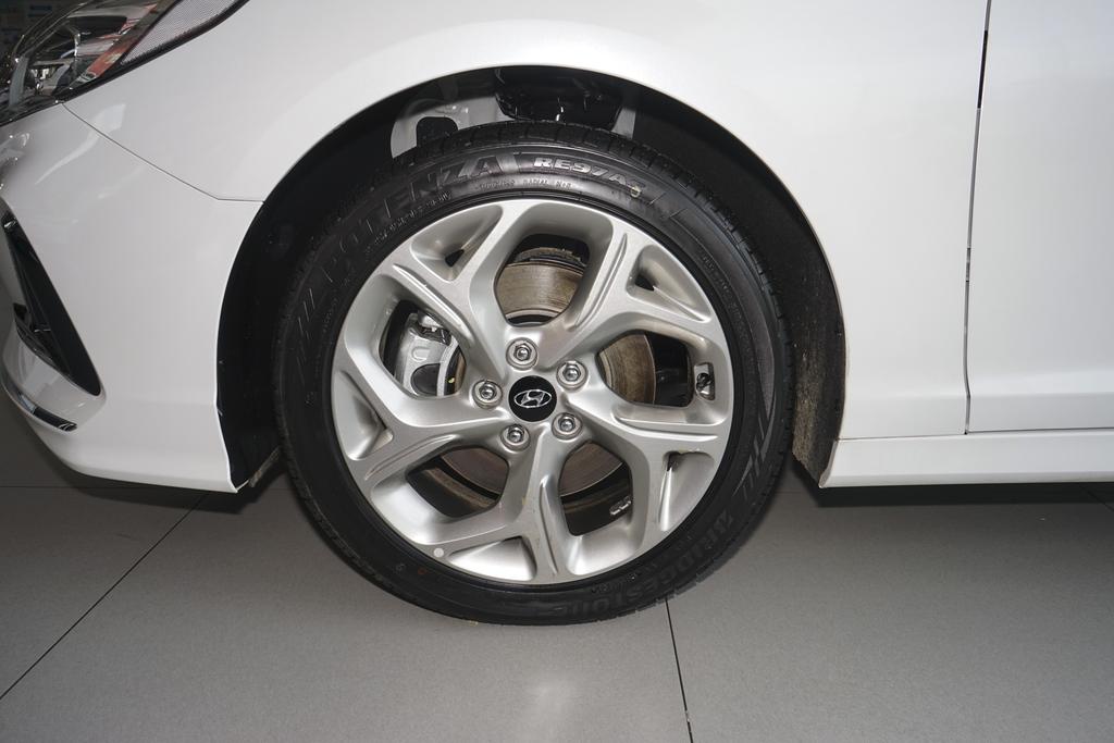 索纳塔高级感,索纳塔九舒适性