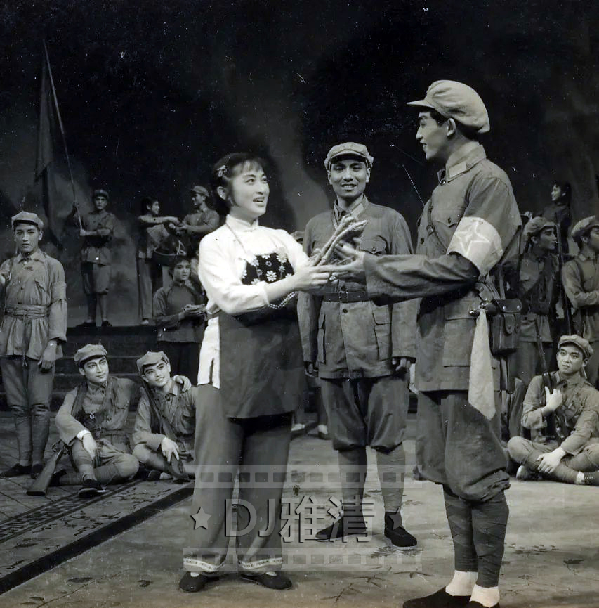 老照片:杨春霞李炳淑少女照,19岁的王昆,马玉涛郭兰英的年轻照