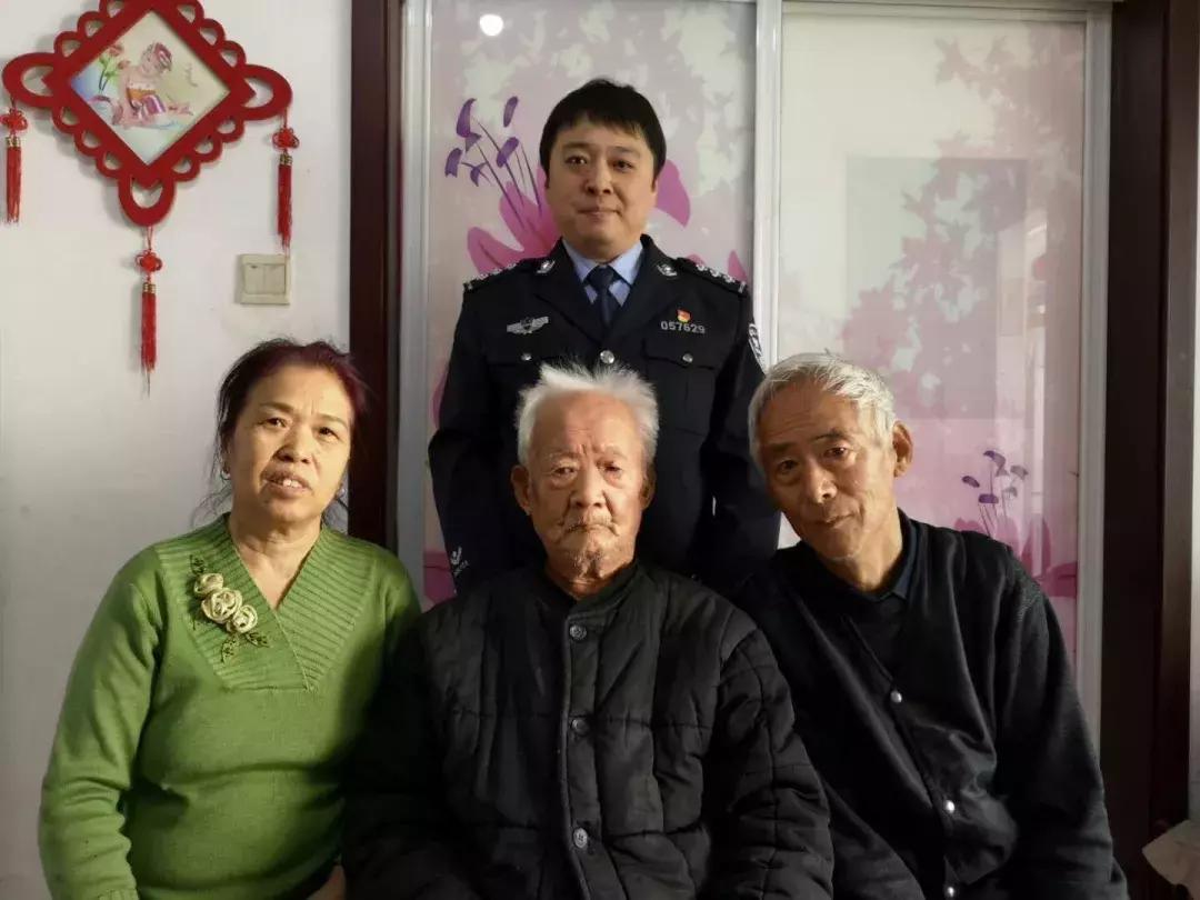 一线传真交警一盔一带,一线传真警察破案