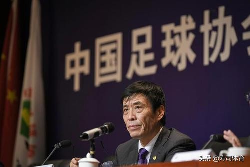 国际足联修改越位规则,国际足联哪年修改了背后铲人规则