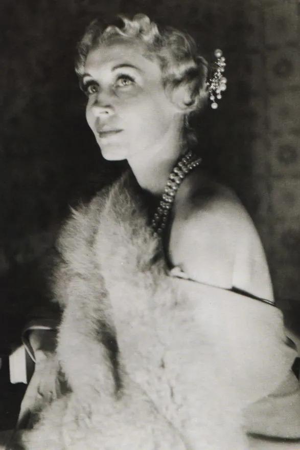 除了优雅贵气,珍珠还能休闲、叛逆、又嘻哈?