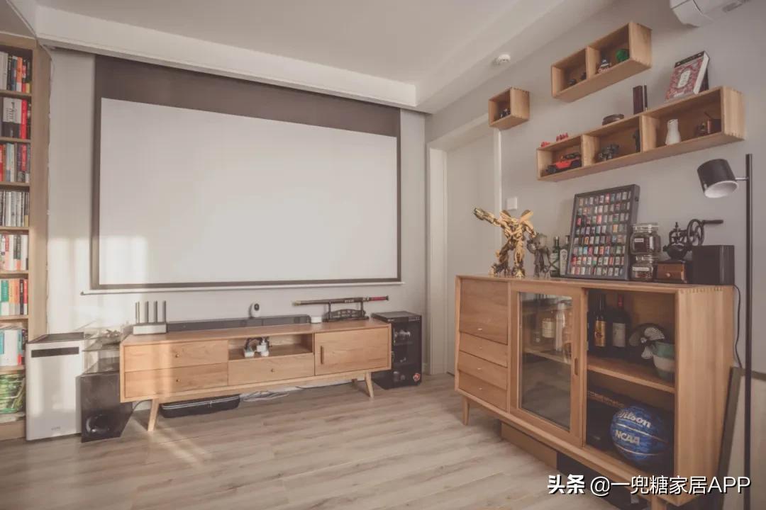 48㎡小家，餐厅可以蹦迪，还带私人影院！小户型都给我学