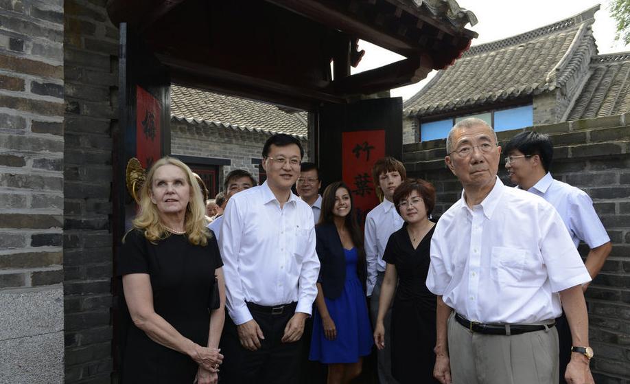 诺贝尔奖华人丁肇中,2024诺贝尔物理奖获得者丁肇中