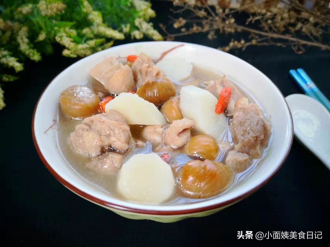 天冷煮啥汤给小孩暖身,天冷了老人小孩都要吃这三鲜汤