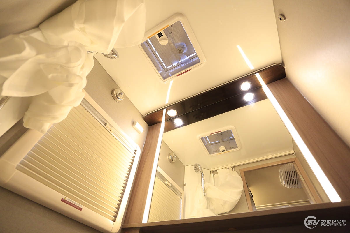 中天房车新季风畅游款,最新版的大通t型房车价格