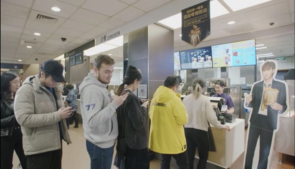 麦当劳金拱门桶打包怎么带走,麦当劳金拱门桶热量