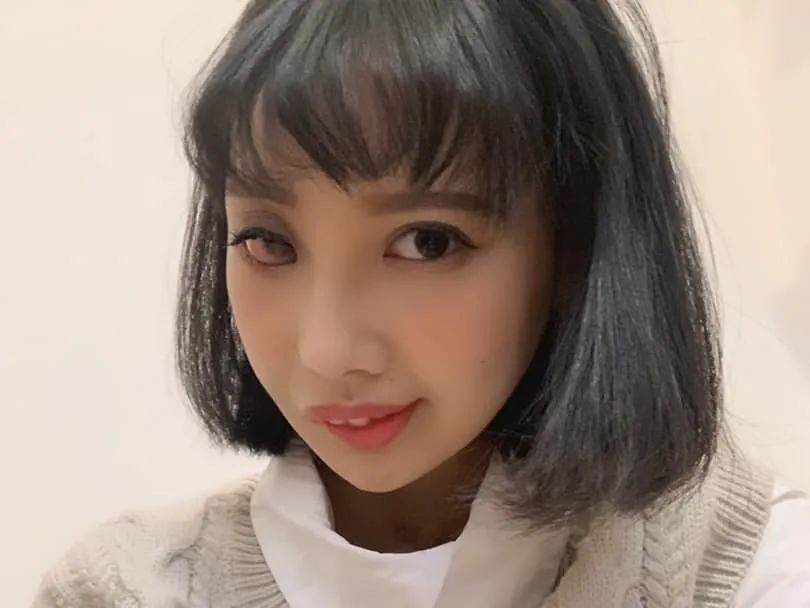 香港女明星癌症治愈 (香港女歌手抗癌八年放弃治疗)