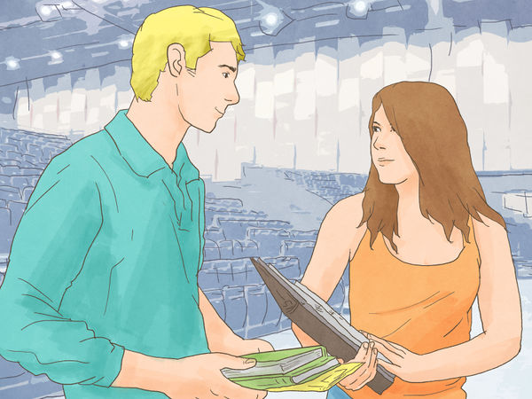 怎么接近一个女生喜欢的人,如何接近一个女孩儿