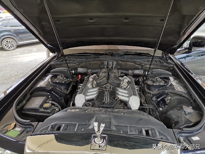 劳斯莱斯幻影二手价格100万,200万买16年劳斯莱斯幻影四座二手