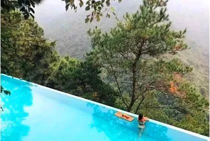 这5家海景民宿躺在床上就能看海,极有格调的纯白泳池民宿