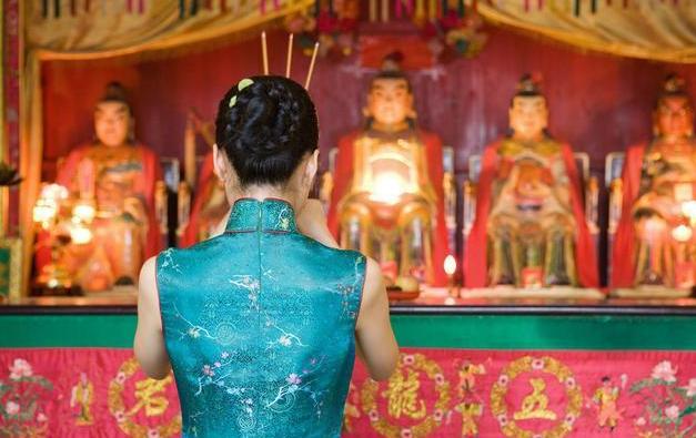 穷算命富烧香什么意义,穷算命富烧香到底什么意思