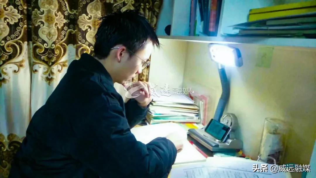 威远高考第一名来了,文科609、理科676