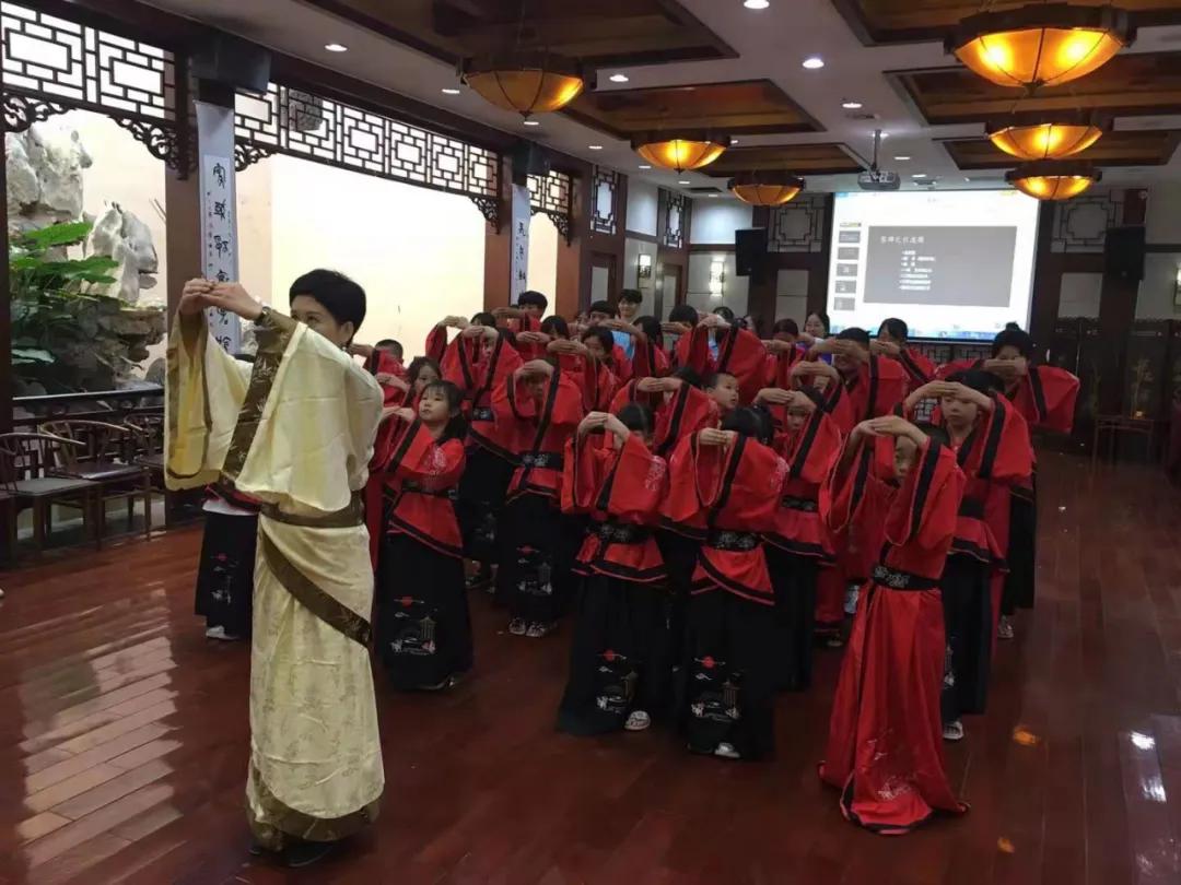 涔濈暪涔﹂櫌,涔濈暪涔﹂櫌绔崍