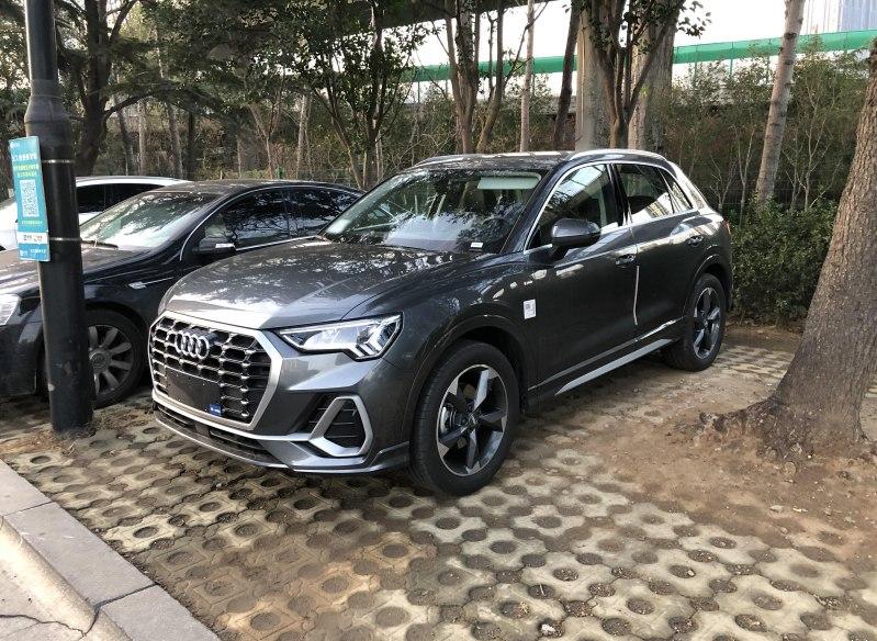 朋友想买奥迪车,2020款奥迪q31.4t时尚动感落地价