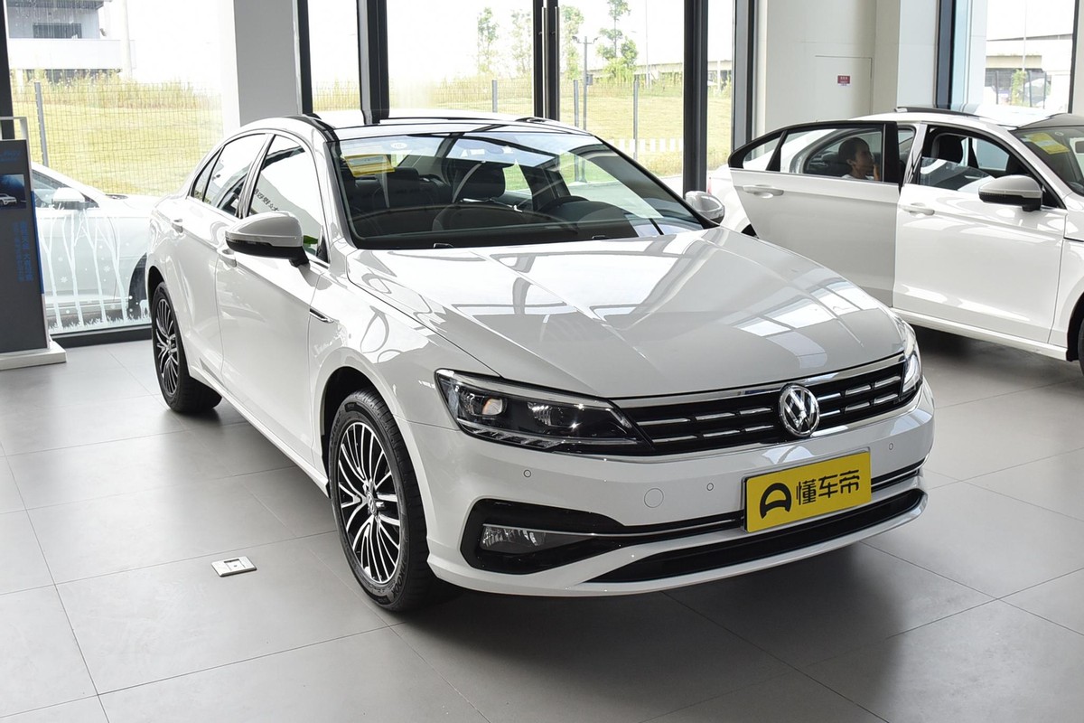 凌渡排气管汽油味很大怎么回事,凌渡排气管冒水