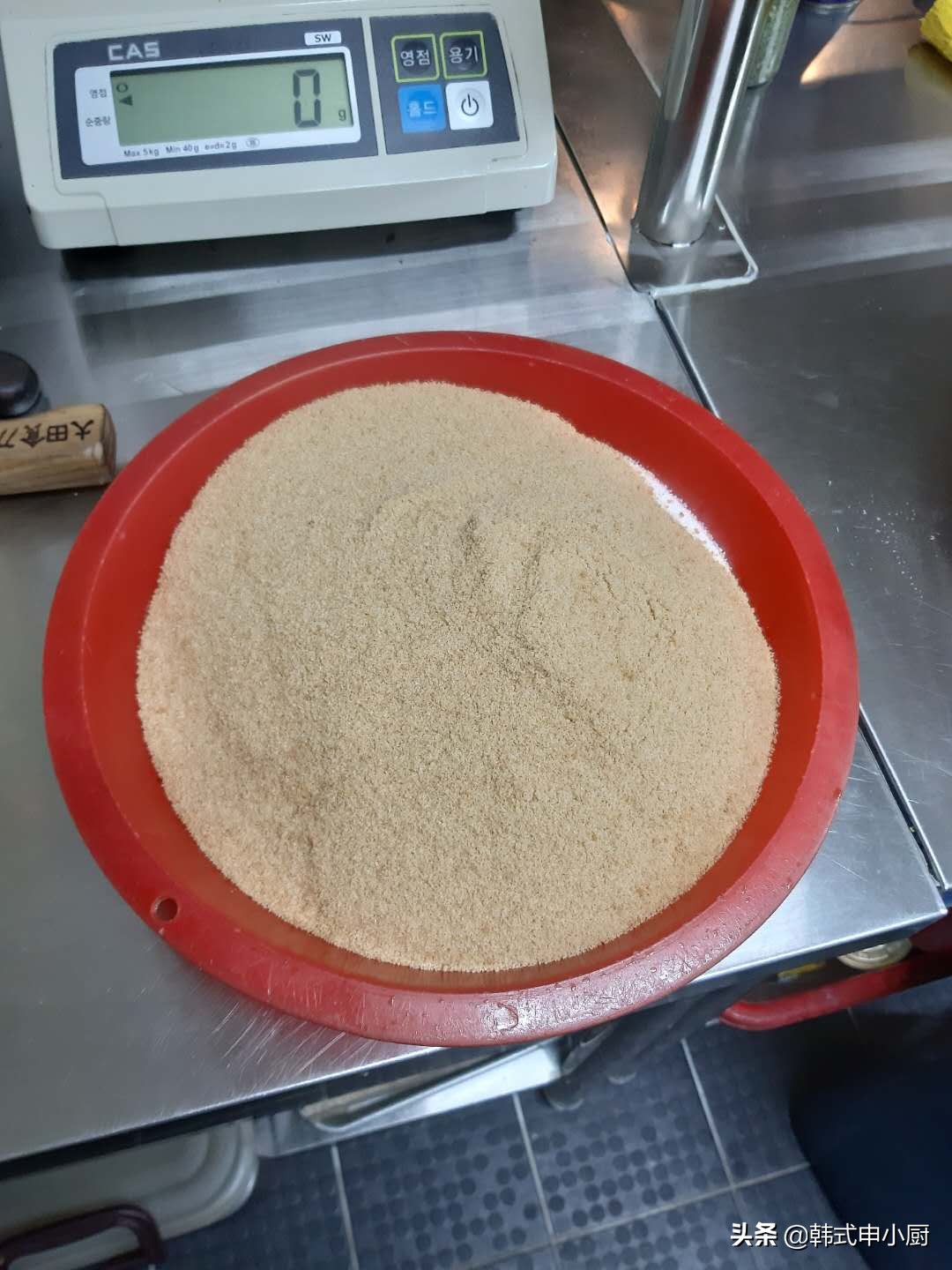 东北经典的酱猪肘怎么做入味,韩式猪肘最好吃的做法