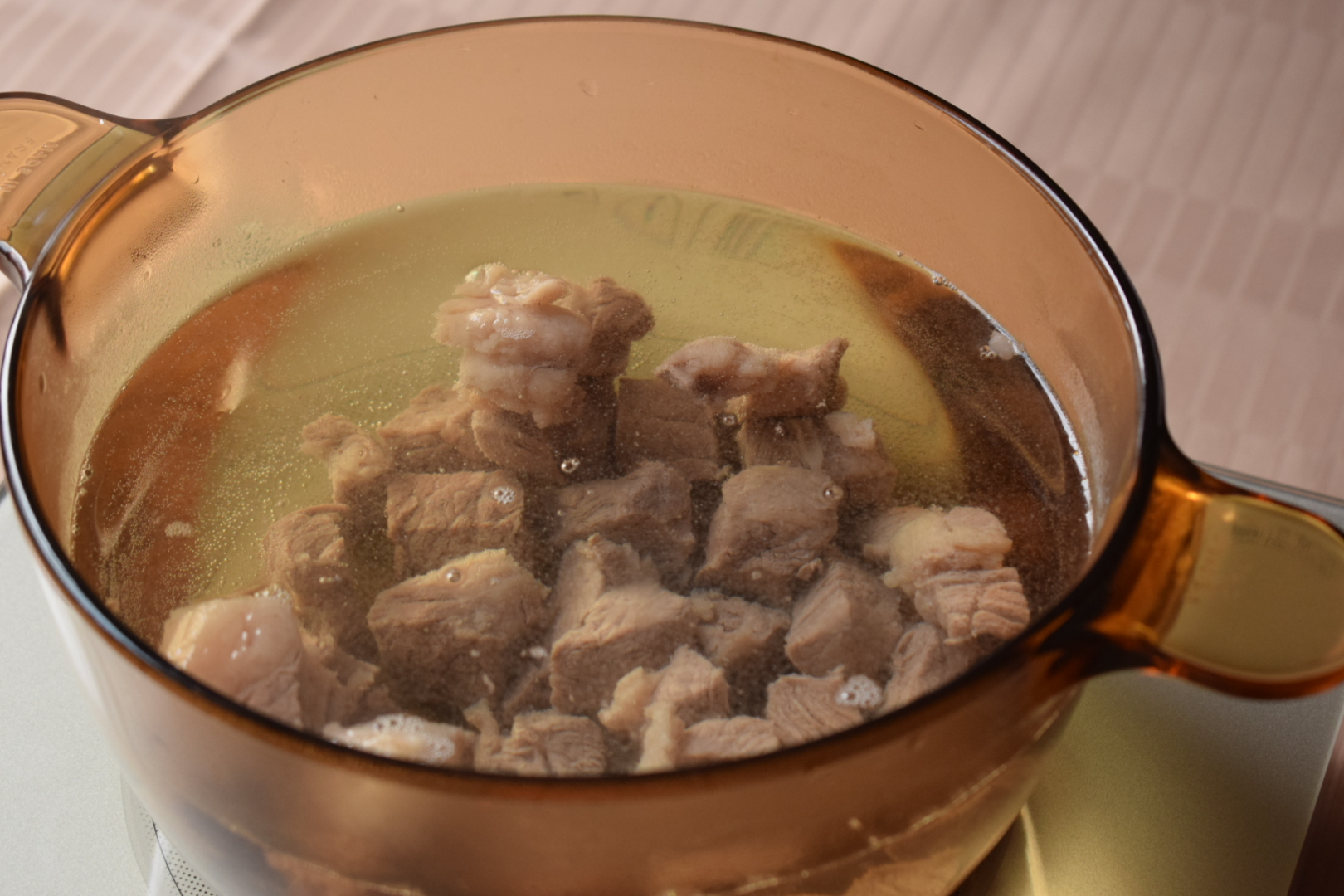 要炖出营养美味的牛肉汤，掌握这几小个技巧，牛肉也能好吃不塞牙