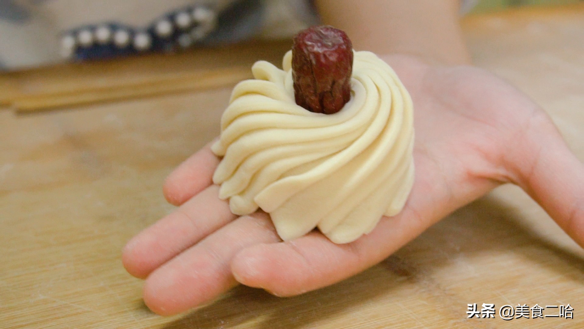 “二十八，蒸枣花”，过年教你做千层枣花馍，招待客人倍有面儿