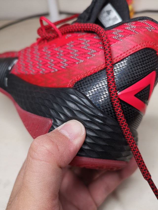 国货当自强最佳第六人战靴匹克闪电开箱