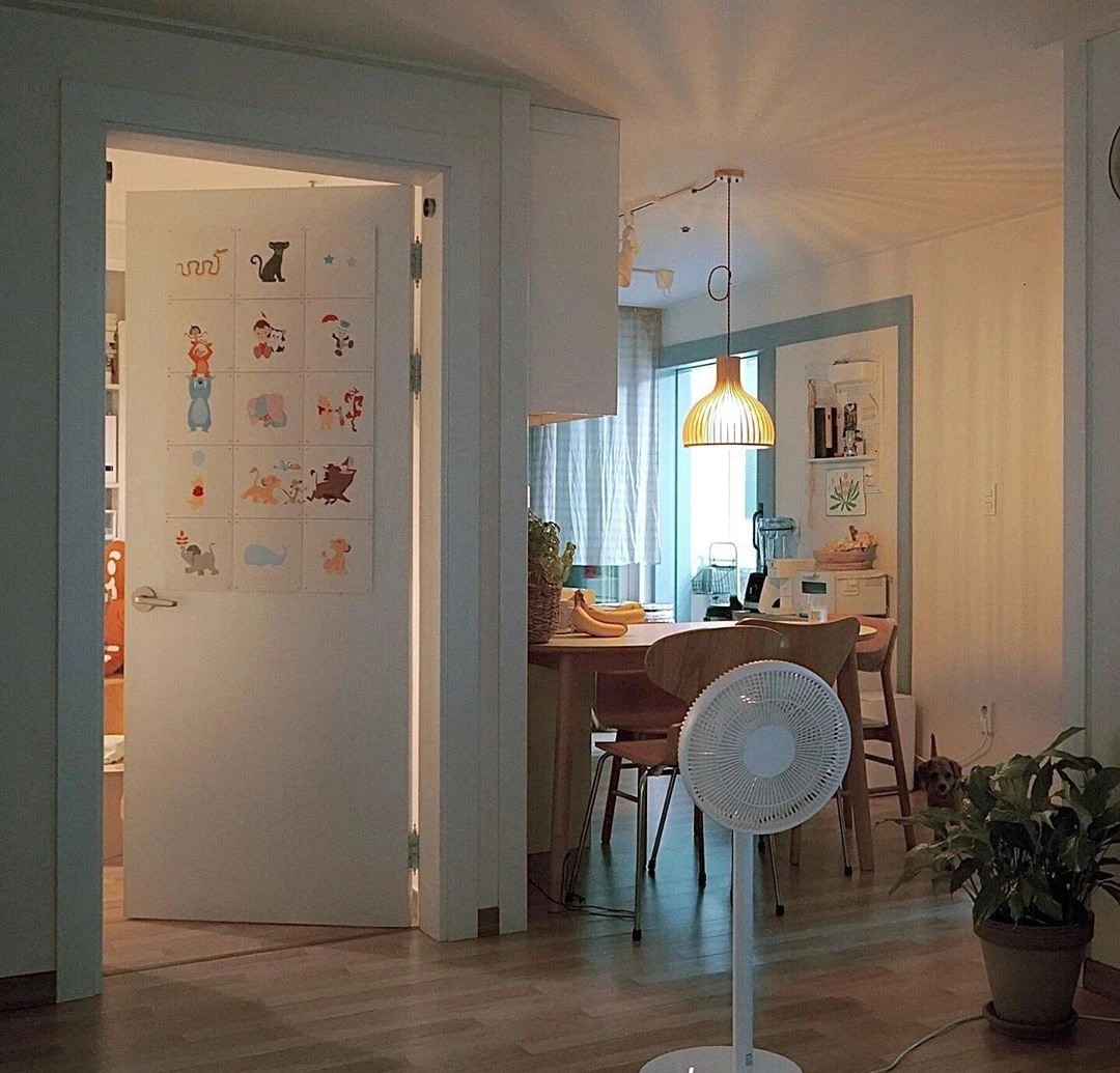 会做饭也会收拾，米白原木色，简简单单不凌乱，收住一家人的心