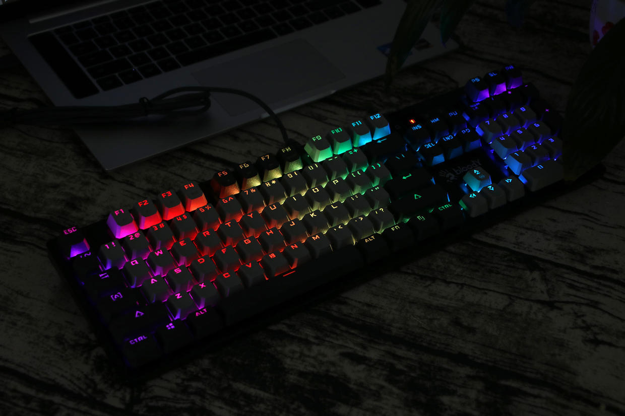 血手幽灵b770是热插拔么,血手幽灵b760t键盘测评