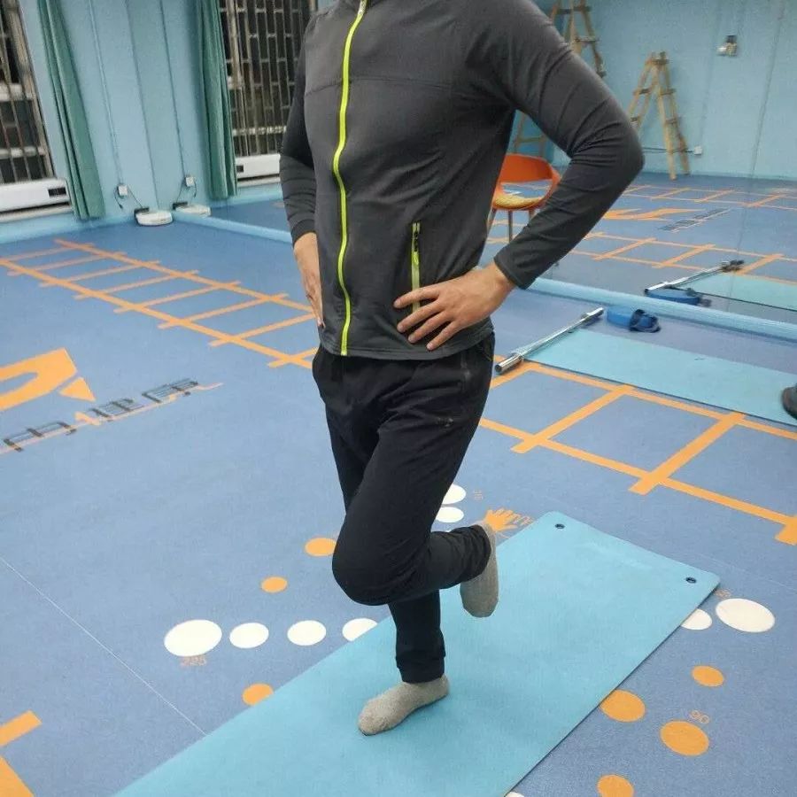 锻炼踝关节的正确方法图片,分享三个脚踝训练的方法