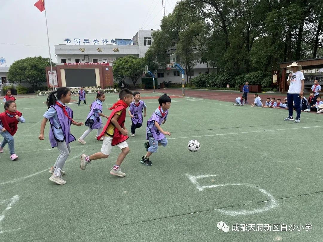 足球联赛暨校园足球,足球绿茵放飞梦想