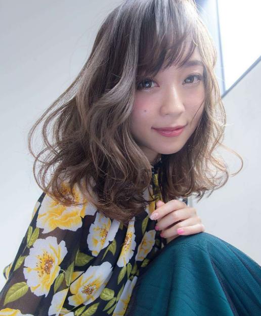 圆脸如何选配饰好看女,大圆脸女生适合的发型显年轻