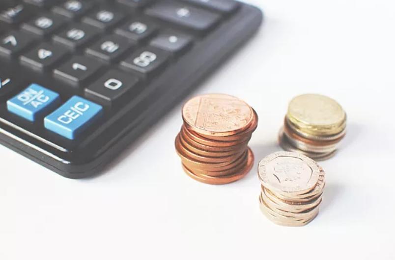 过年回家亲戚问工资怎么回复,过年被问到工资怎么回答