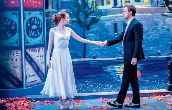 情侣之间谈恋爱必备的仪式感,恋爱时让ta心动的小细节