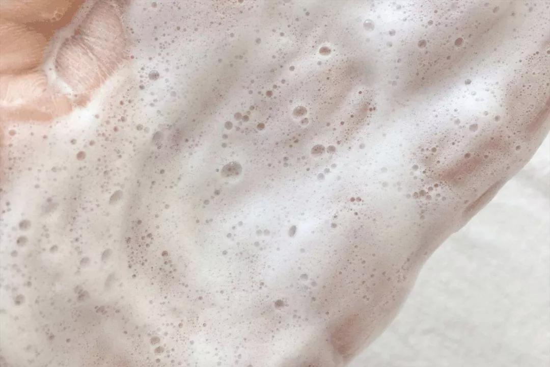 Dior、娇兰生产商做了一块洗头皂，100%天然原料，生发更护发