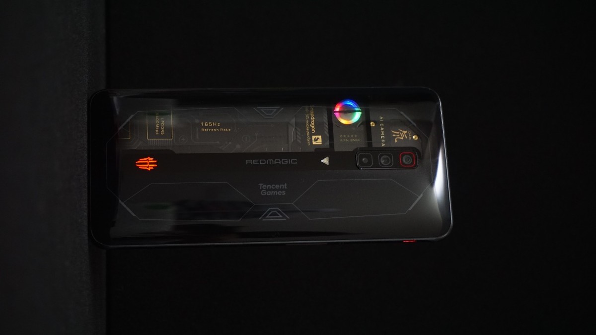 iqoo8pro和红魔8pro选哪个,iqoo8pro与红魔6spro相比哪个好